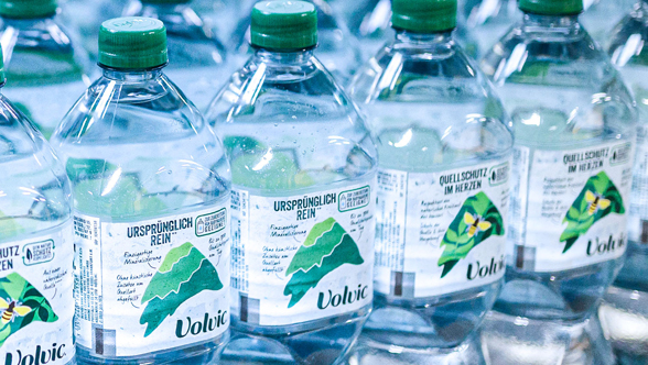 El agua mineral Volvic producida por primera vez en un ErgoBloc